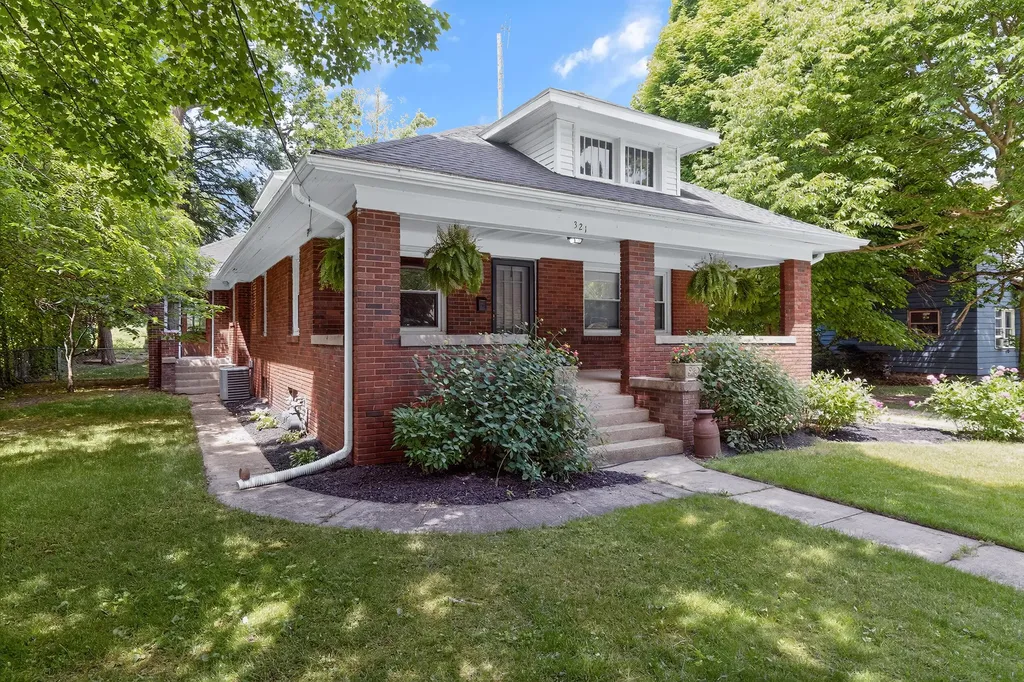 321 N Broadway Street Cassopolis Village MI 49031
