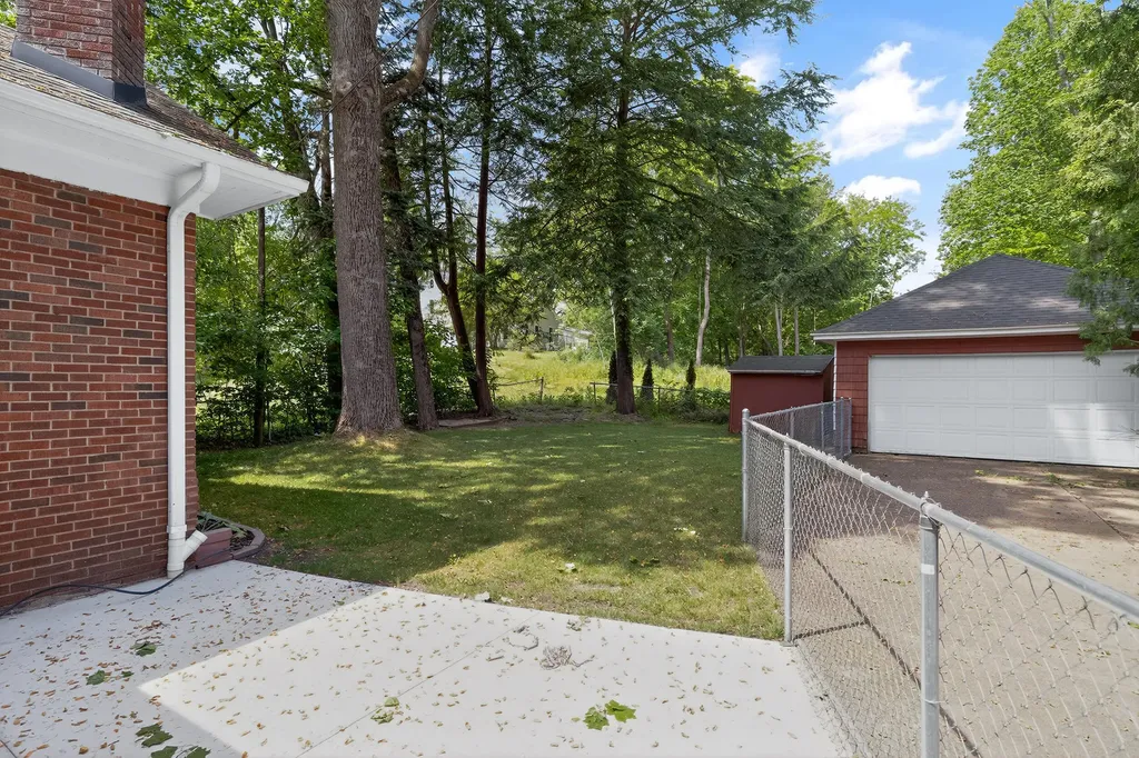321 N Broadway Street Cassopolis Village MI 49031