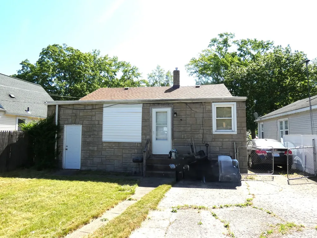 1236 Jennings Avenue Benton Harbor City MI 49022