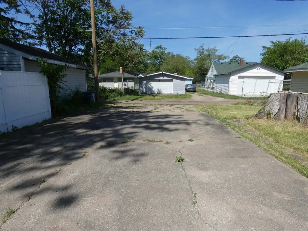 1236 Jennings Avenue Benton Harbor City MI 49022