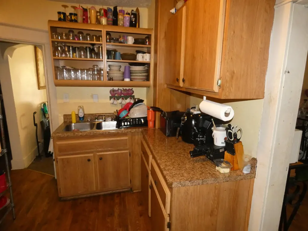 1236 Jennings Avenue Benton Harbor City MI 49022