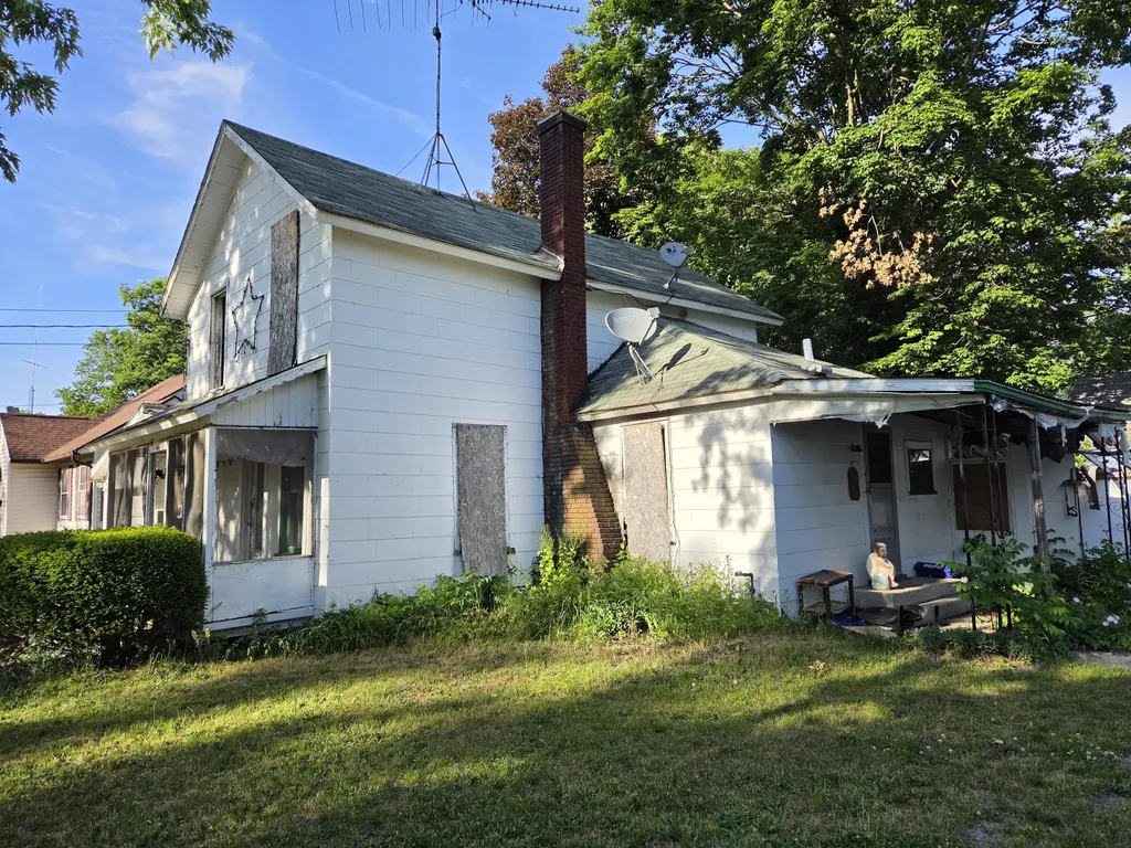 404 Mcomber Street Dowagiac City MI 49047