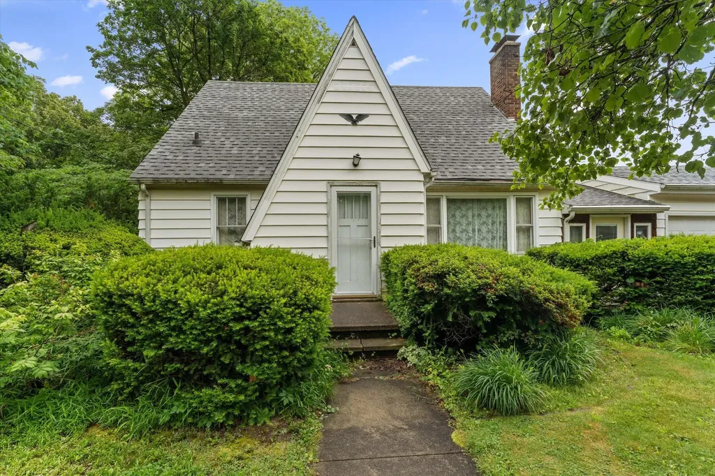 506 Main Street Buchanan City MI 49107