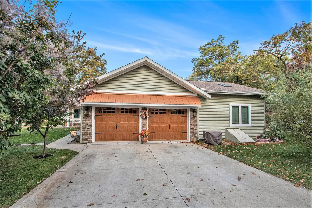 33766 Forest Beach Drive Silver Creek Township MI 49111