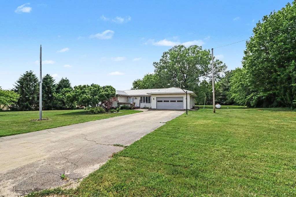 62852 Territorial Road Lawrence Township MI 49064