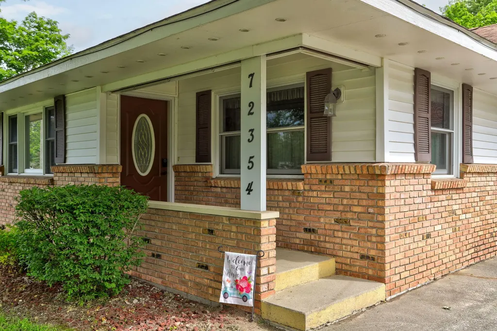 72354 M 43 South Haven Charter Township MI 49090