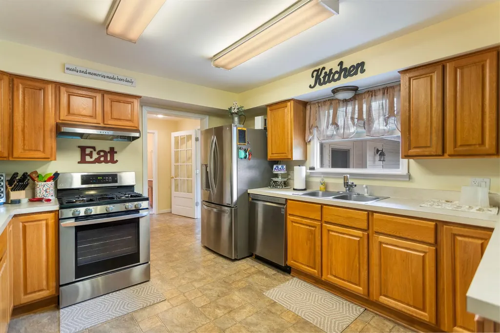 72354 M 43 South Haven Charter Township MI 49090