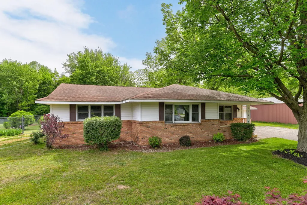 72354 M 43 South Haven Charter Township MI 49090