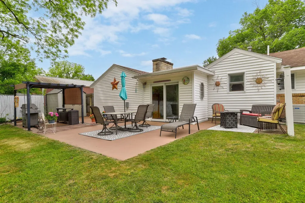 72354 M 43 South Haven Charter Township MI 49090