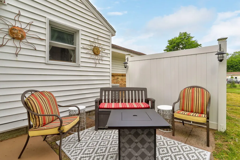 72354 M 43 South Haven Charter Township MI 49090