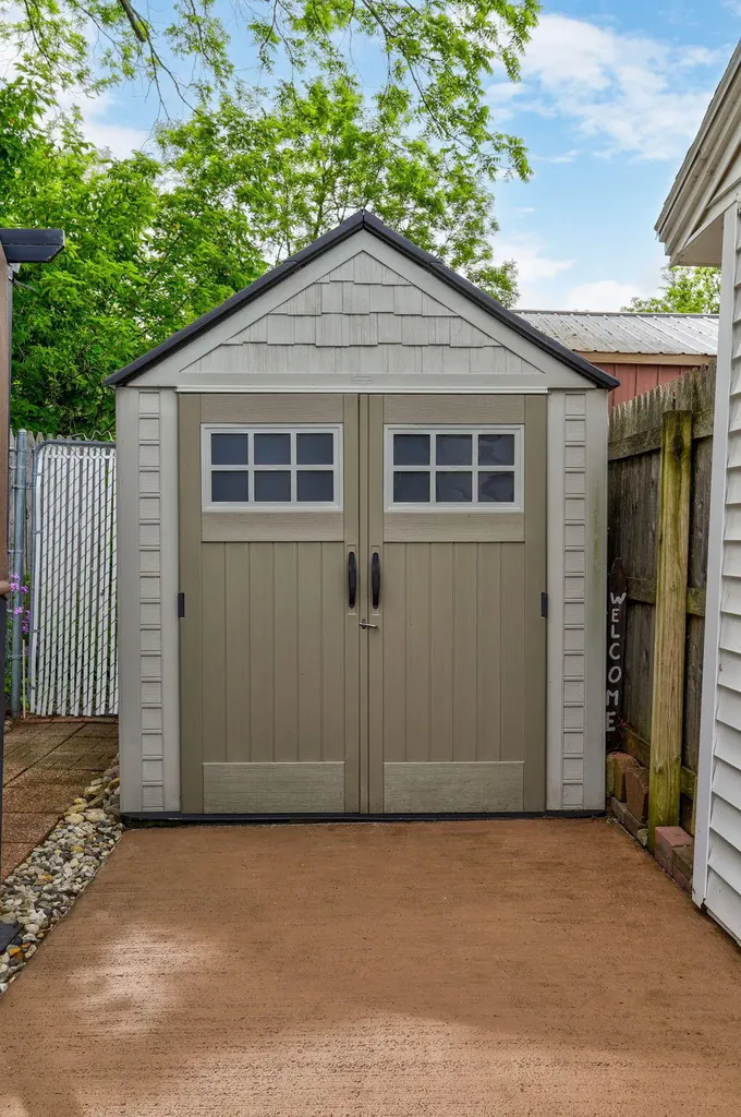 72354 M 43 South Haven Charter Township MI 49090