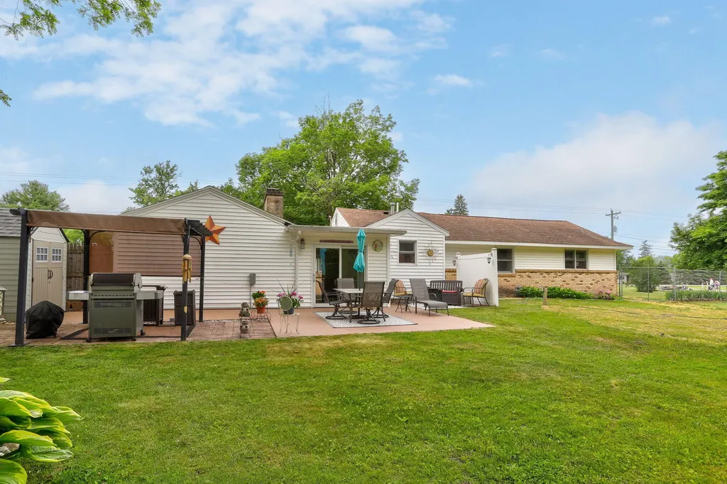 72354 M 43 South Haven Charter Township MI 49090