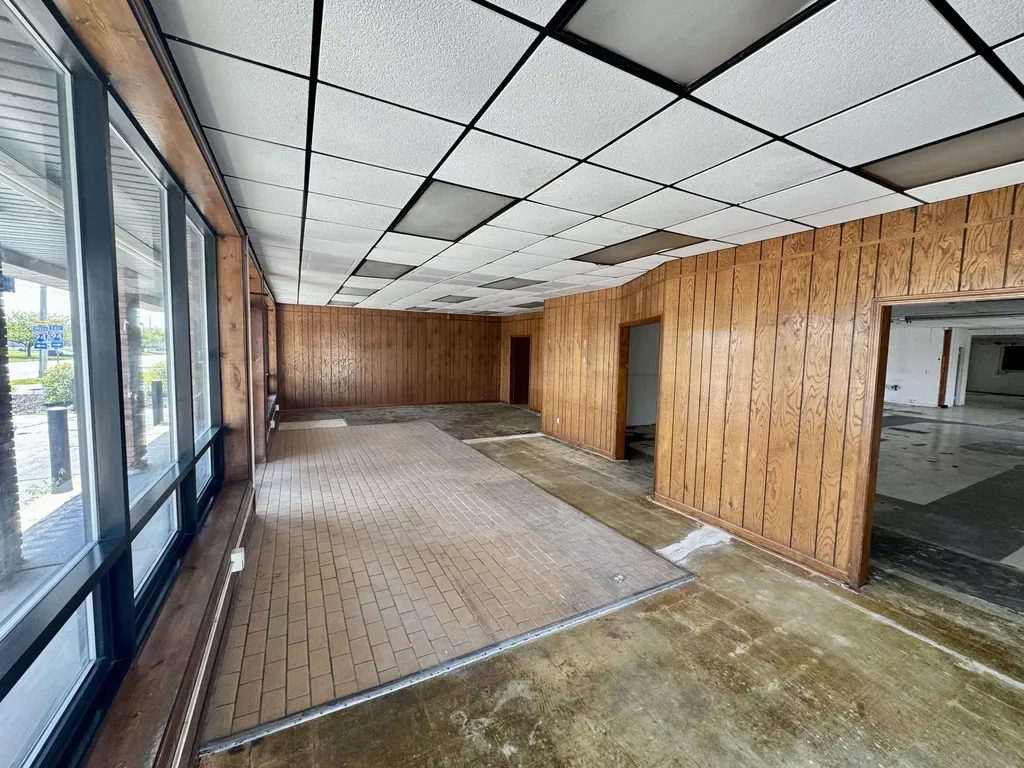 1015 E Napier Avenue Benton Charter Township MI 49022