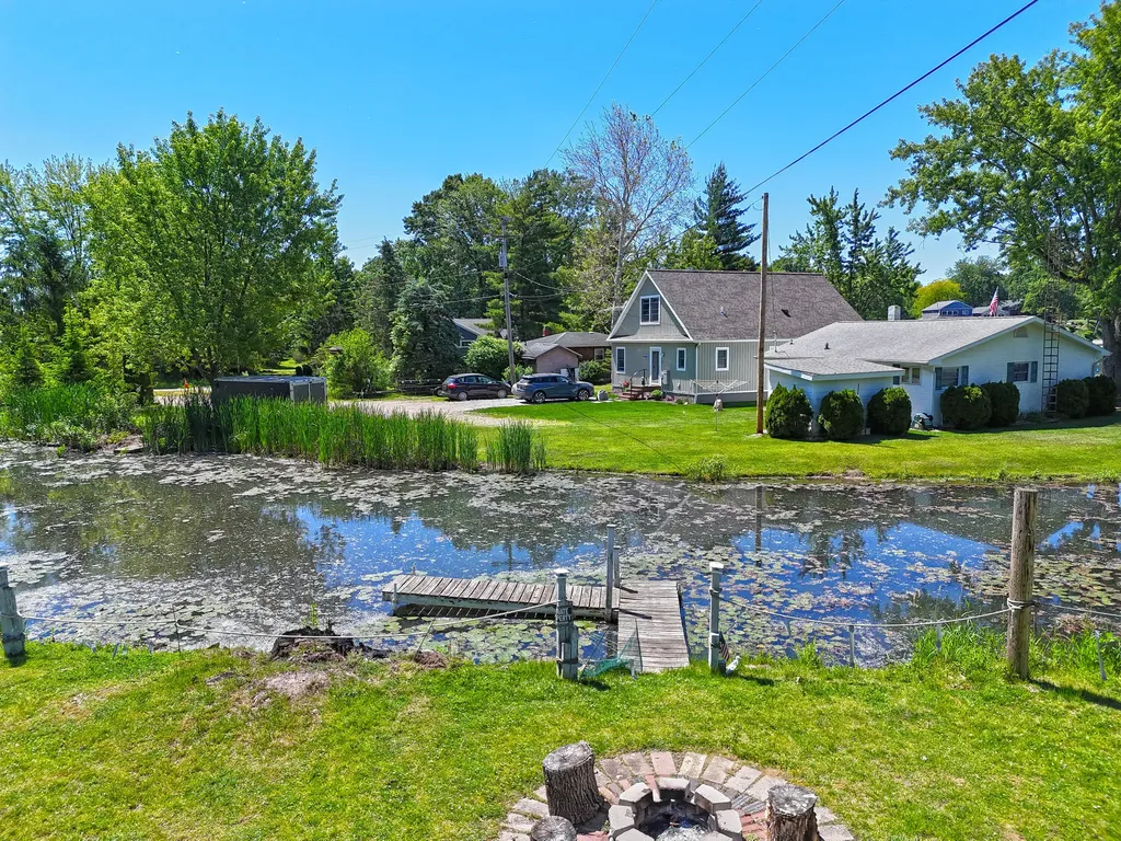 66205 94th Avenue Keeler Township MI 49047