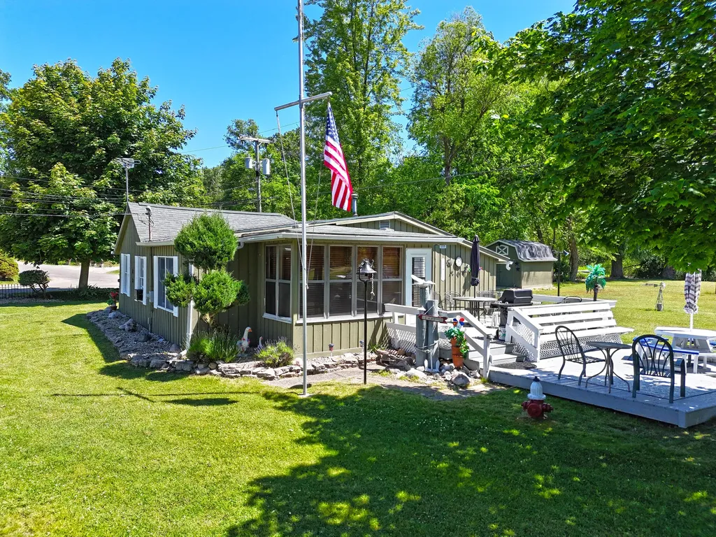 66205 94th Avenue Keeler Township MI 49047