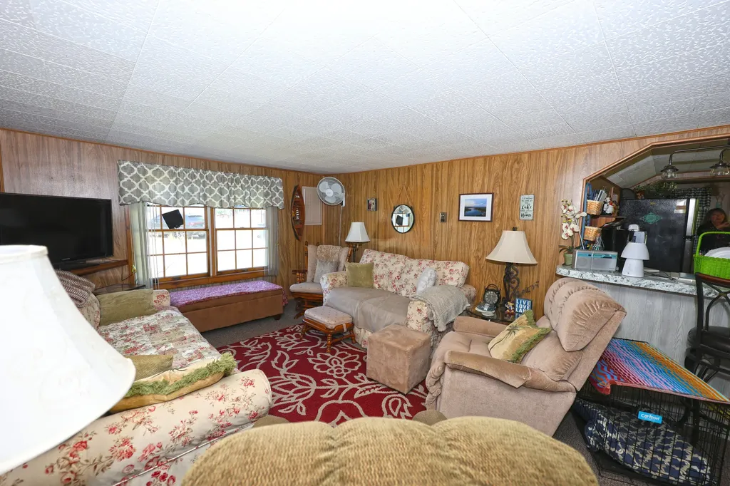 66205 94th Avenue Keeler Township MI 49047