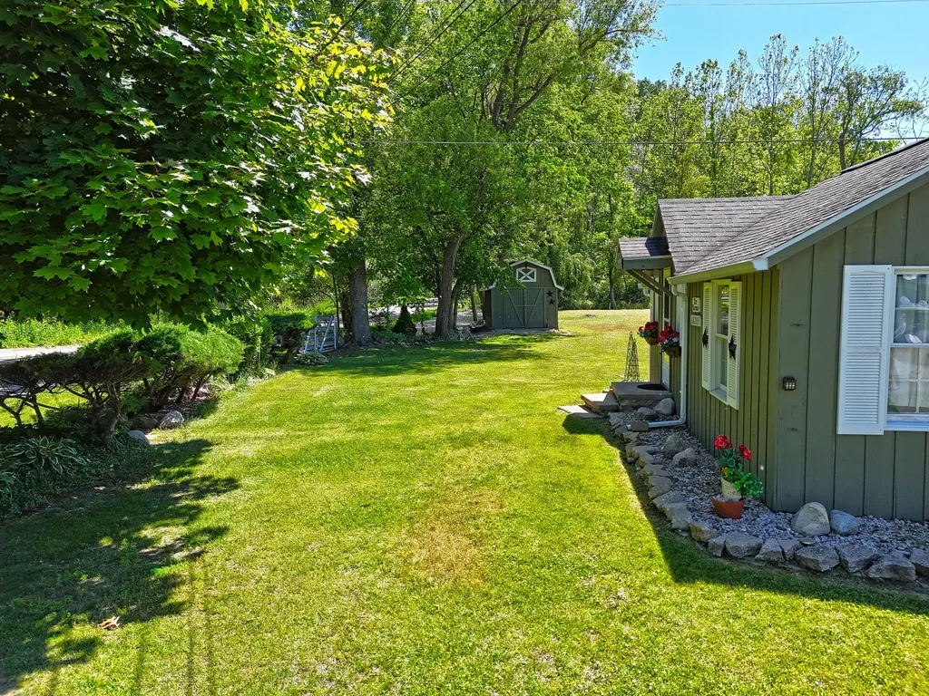 66205 94th Avenue Keeler Township MI 49047