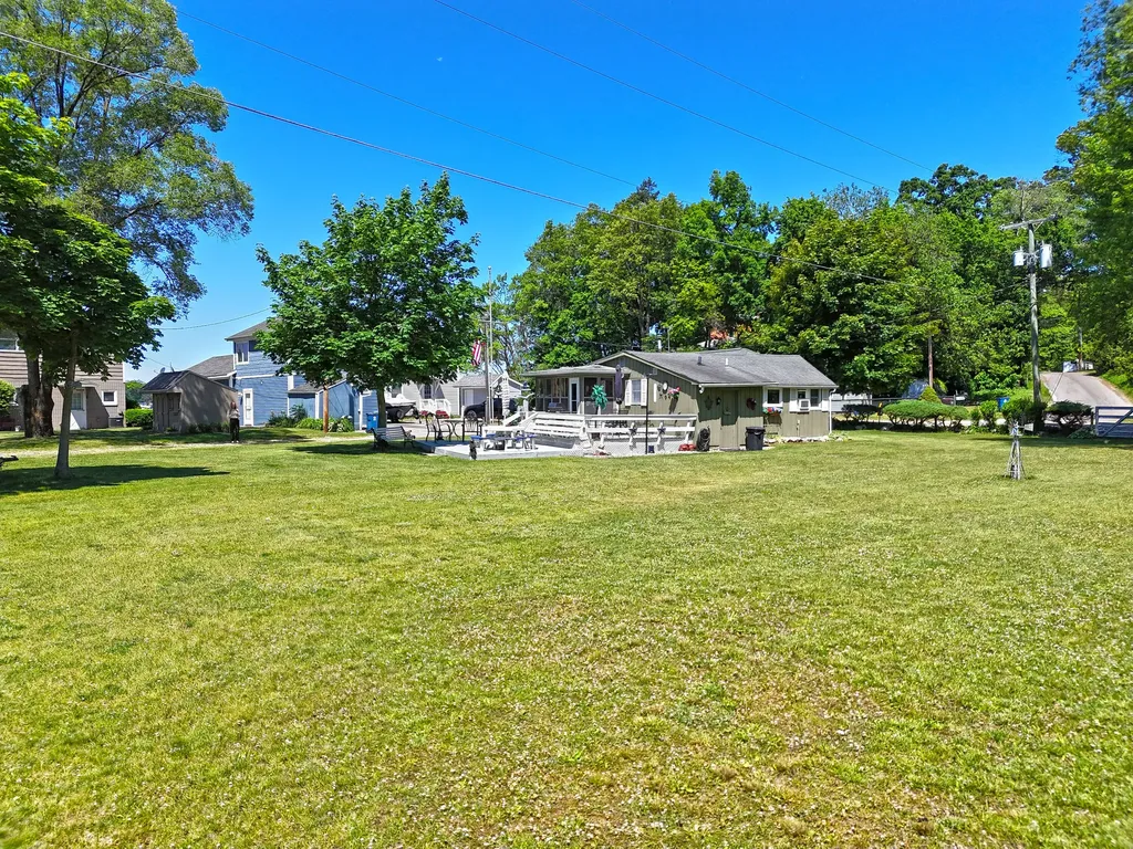 66205 94th Avenue Keeler Township MI 49047
