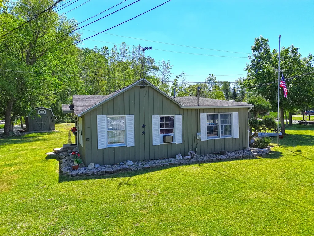 66205 94th Avenue Keeler Township MI 49047