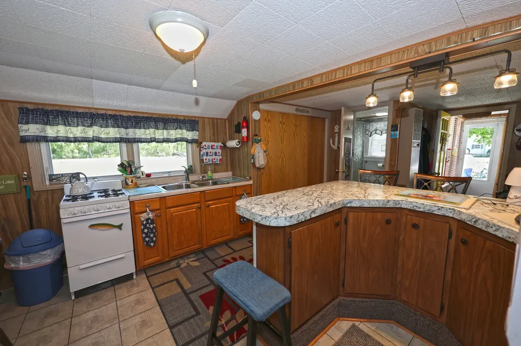 66205 94th Avenue Keeler Township MI 49047
