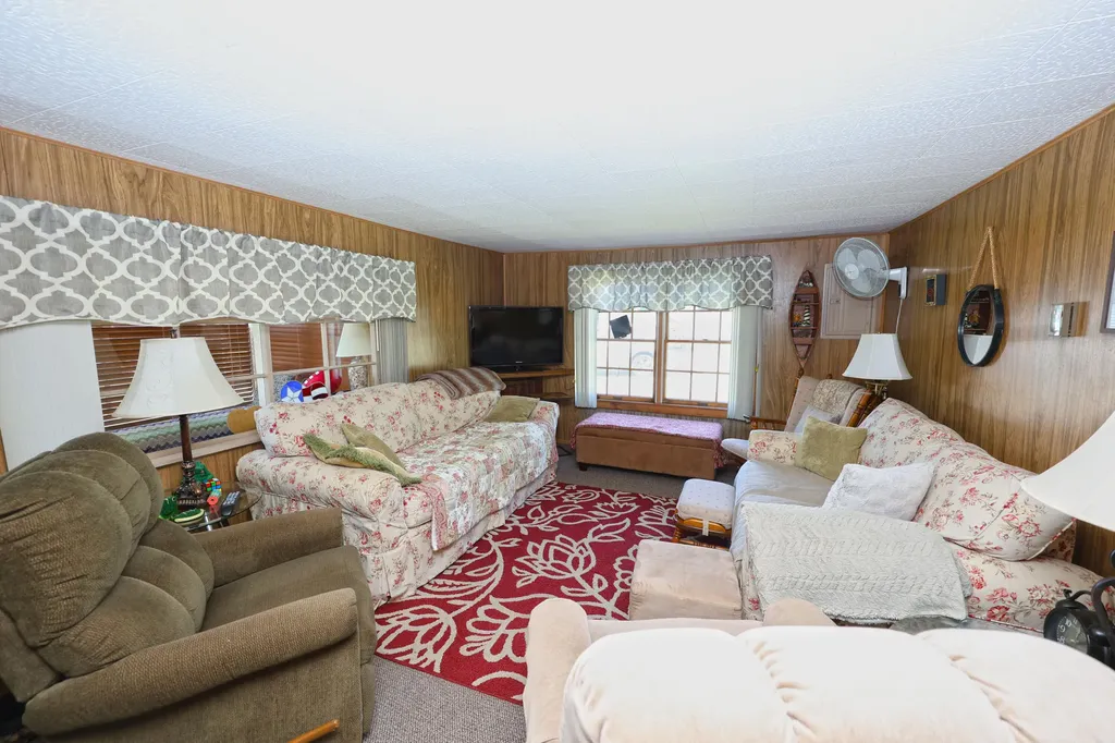 66205 94th Avenue Keeler Township MI 49047