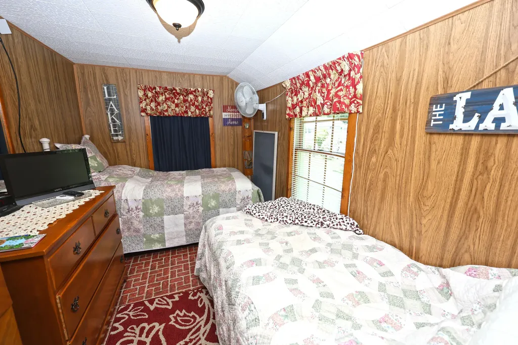 66205 94th Avenue Keeler Township MI 49047