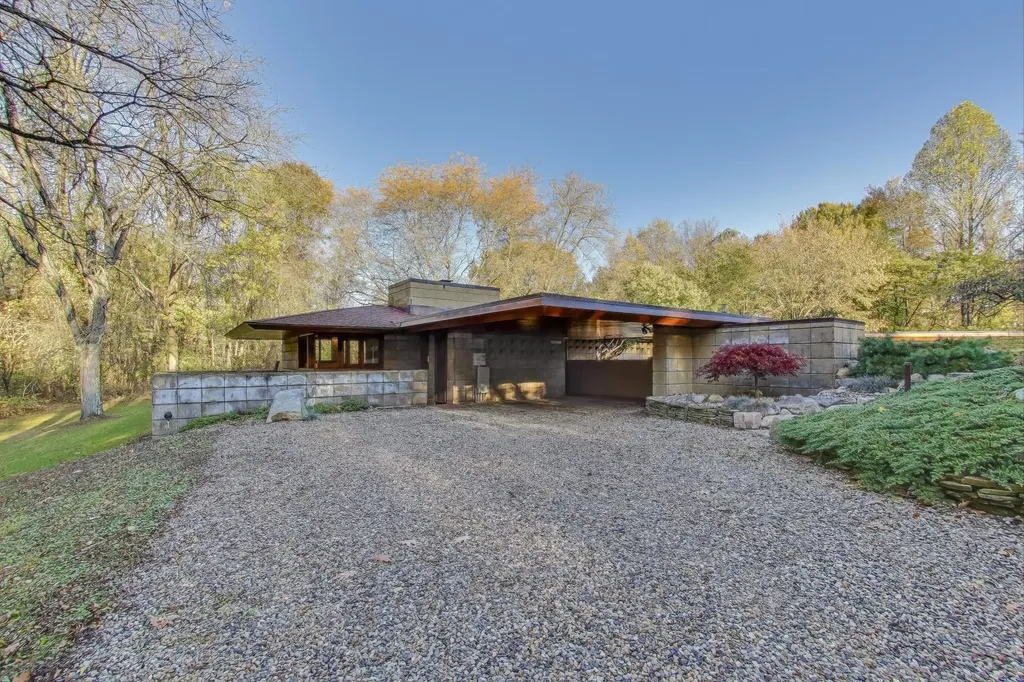 11185 Hawthorne Drive Charleston Township MI 49053