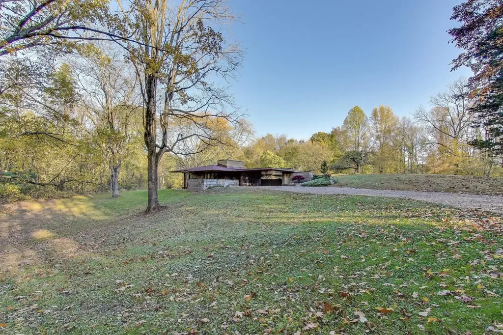11185 Hawthorne Drive Charleston Township MI 49053