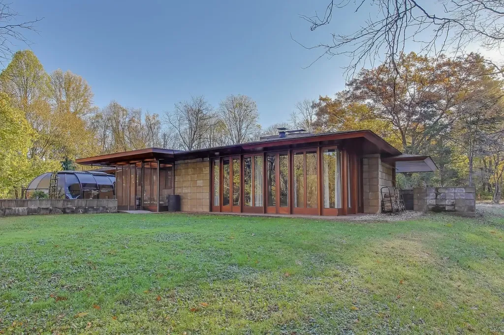 11185 Hawthorne Drive Charleston Township MI 49053