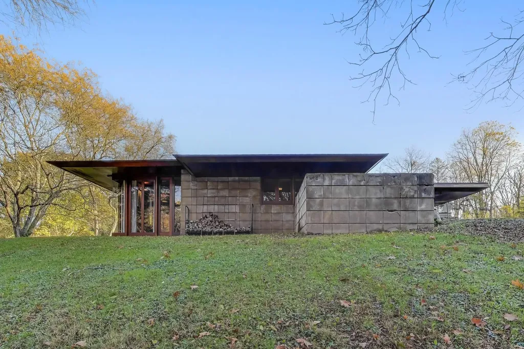 11185 Hawthorne Drive Charleston Township MI 49053