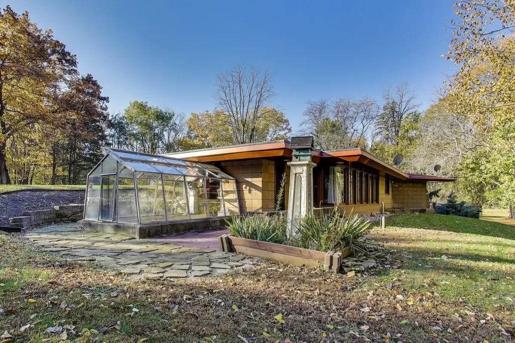 11185 Hawthorne Drive Charleston Township MI 49053