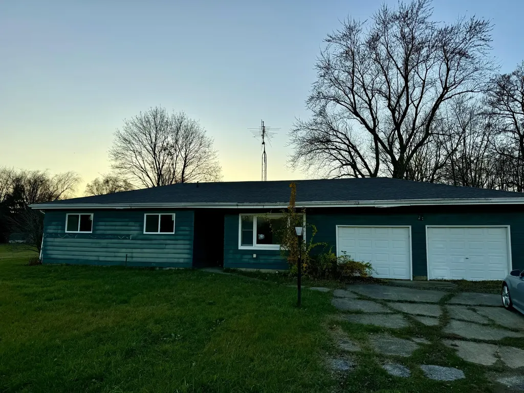 854 S Crystal Avenue Benton Charter Township MI 49022