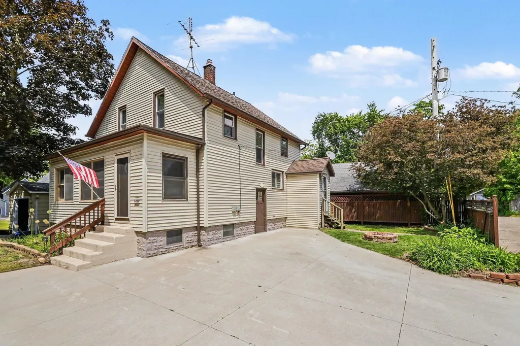 1409 Hagar Court St. Joseph City MI 49085