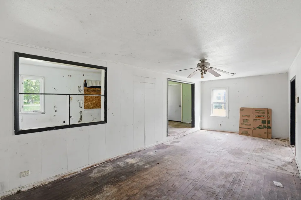 1525 S Dangl Road Muskegon Charter Township MI 49442