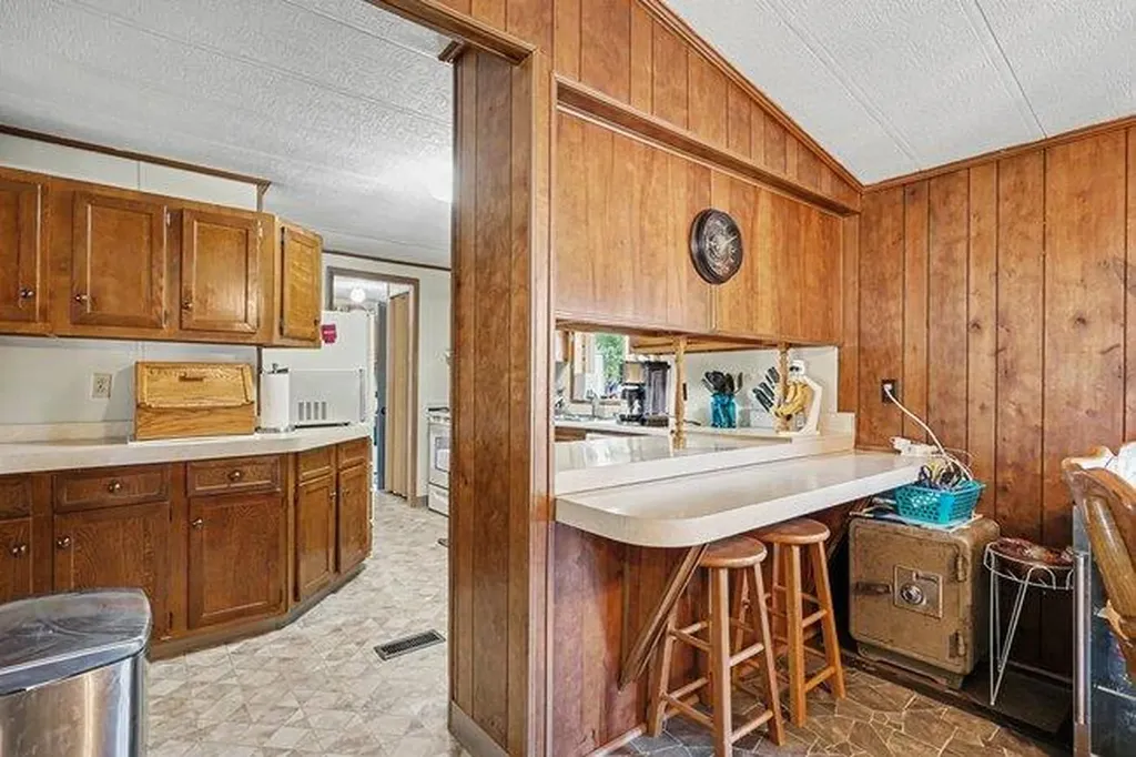 71117 County Road 384 South Haven Charter Township MI 49090