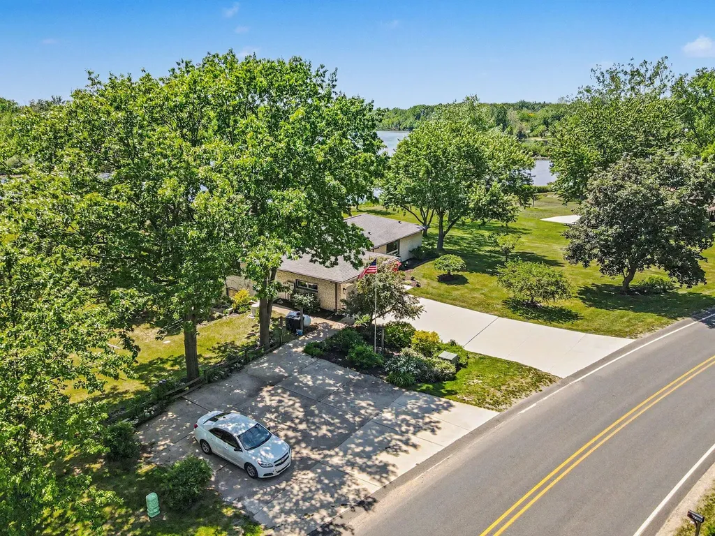 47233 Cr 380 Columbia Township MI 49056