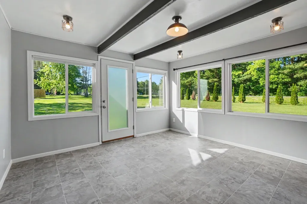70068 Michigan 43 South Haven Charter Township MI 49090