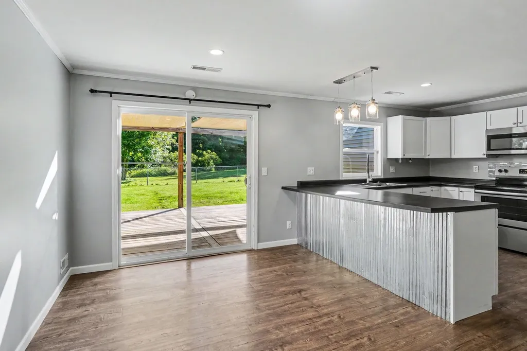 70068 Michigan 43 South Haven Charter Township MI 49090