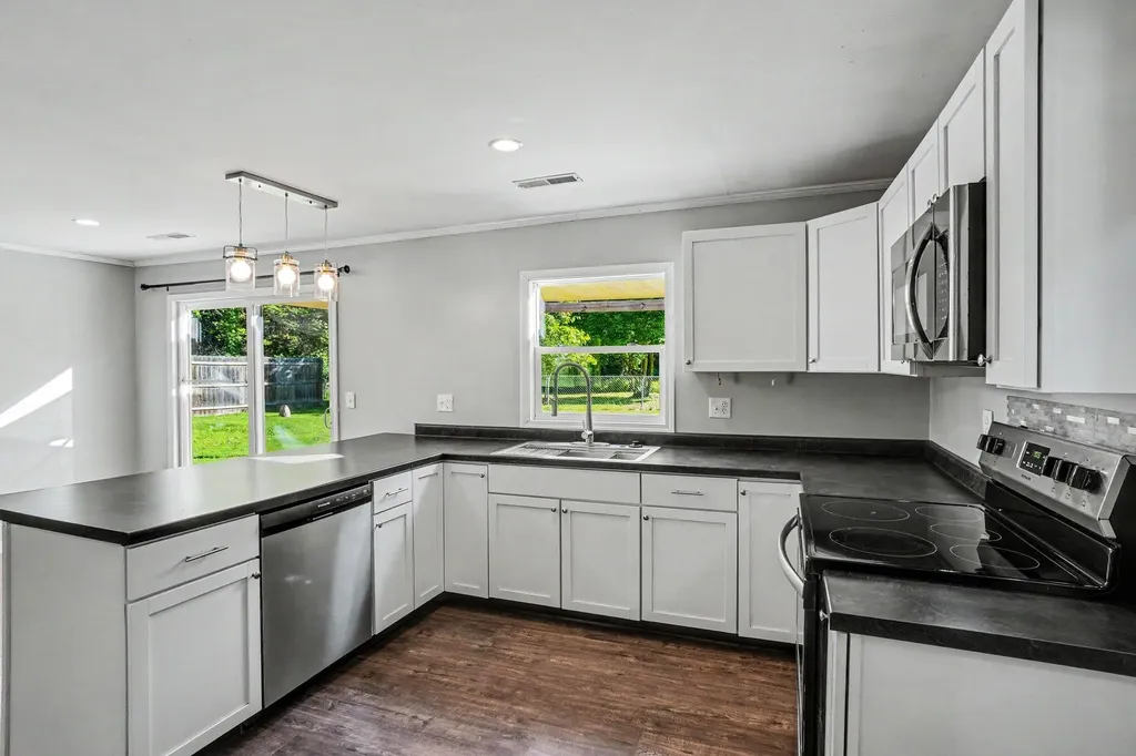 70068 Michigan 43 South Haven Charter Township MI 49090