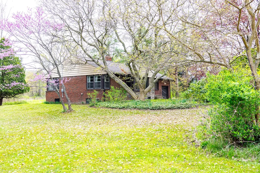 1359 Bell Avenue New Buffalo City MI 49117