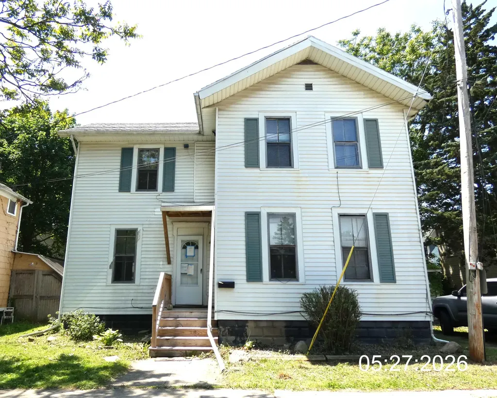814 Central Place Kalamazoo City MI 49008