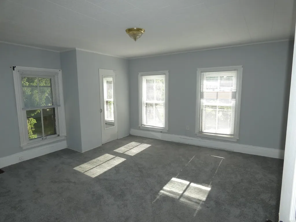 814 Central Place Kalamazoo City MI 49008