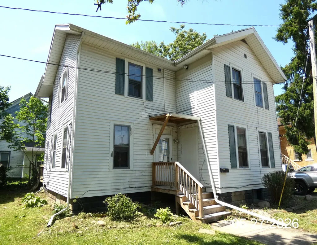 814 Central Place Kalamazoo City MI 49008