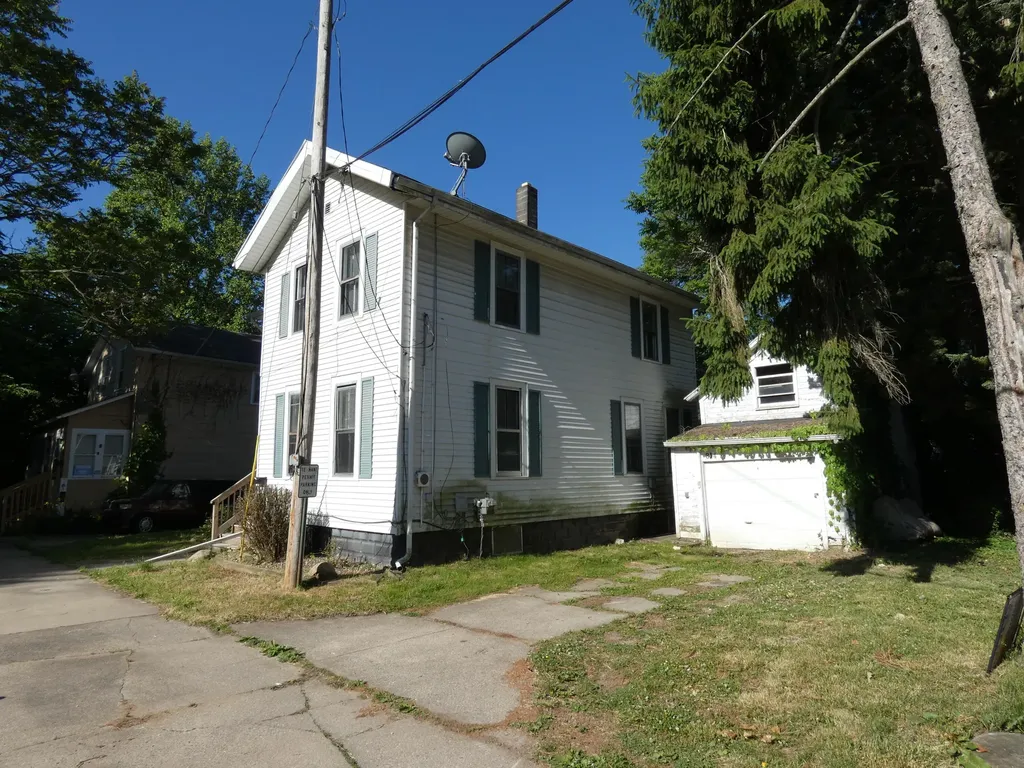 814 Central Place Kalamazoo City MI 49008