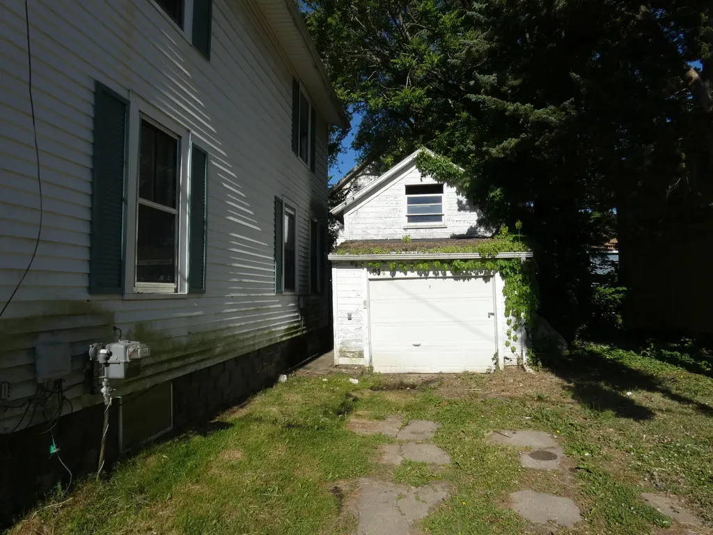 814 Central Place Kalamazoo City MI 49008
