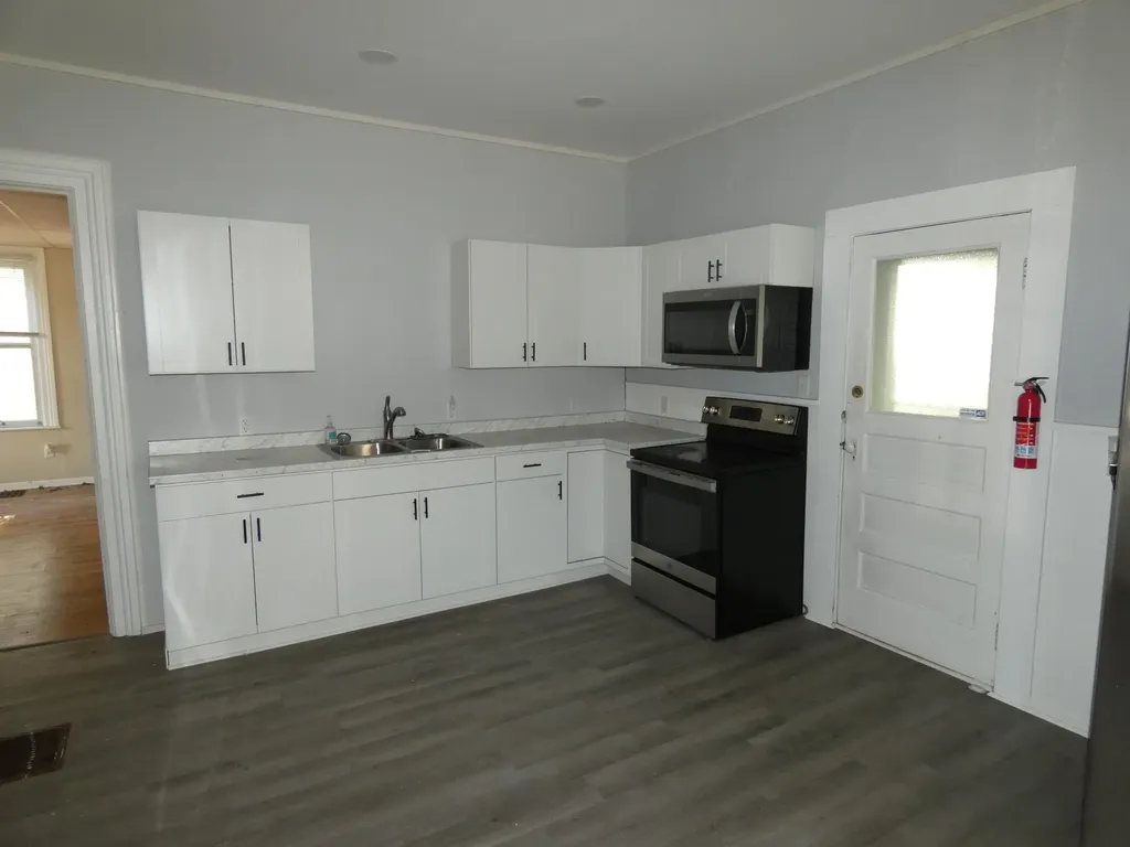 814 Central Place Kalamazoo City MI 49008