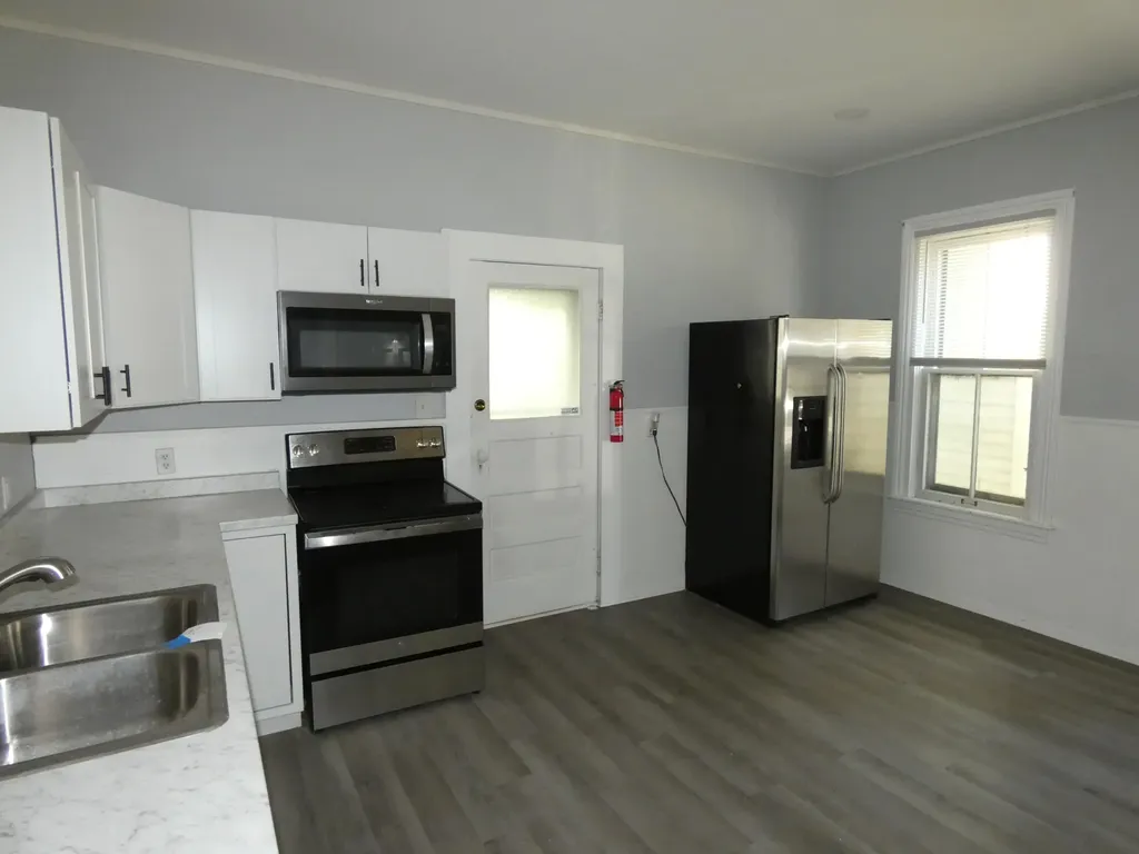 814 Central Place Kalamazoo City MI 49008