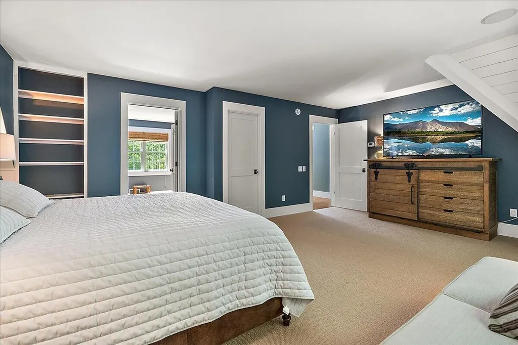 7957 Barbaras Way Chikaming Township MI 49115