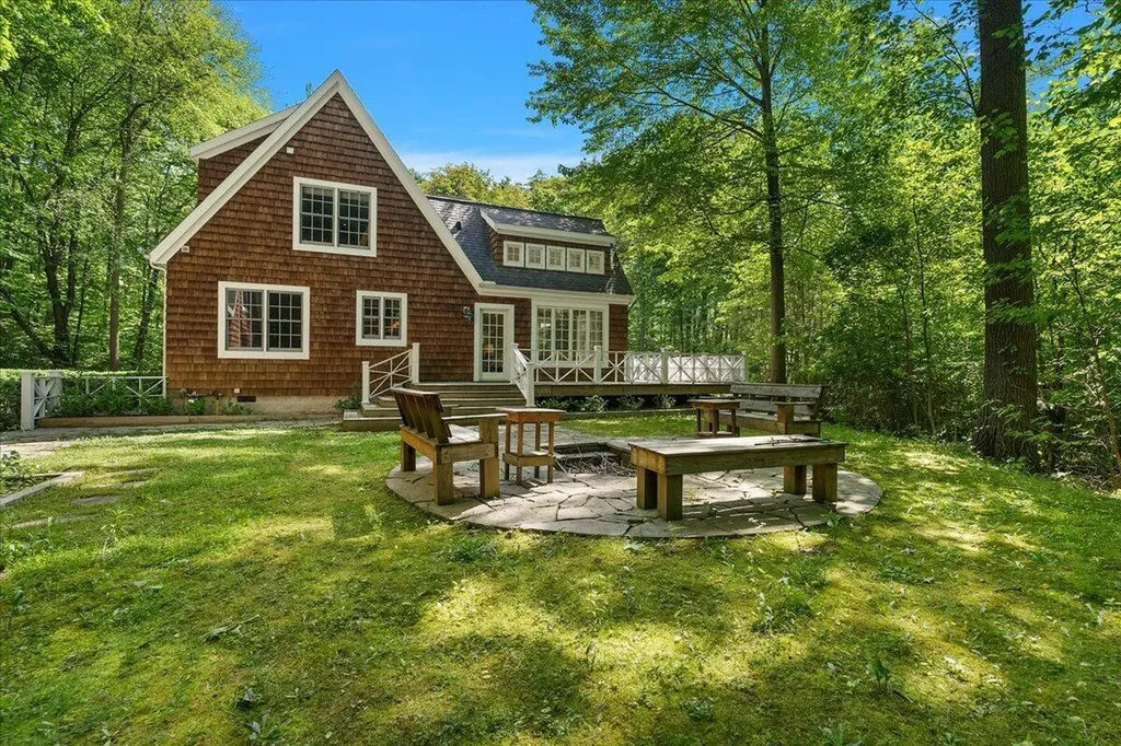 7957 Barbaras Way Chikaming Township MI 49115