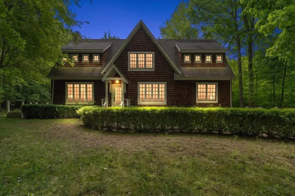 7957 Barbaras Way Chikaming Township MI 49115